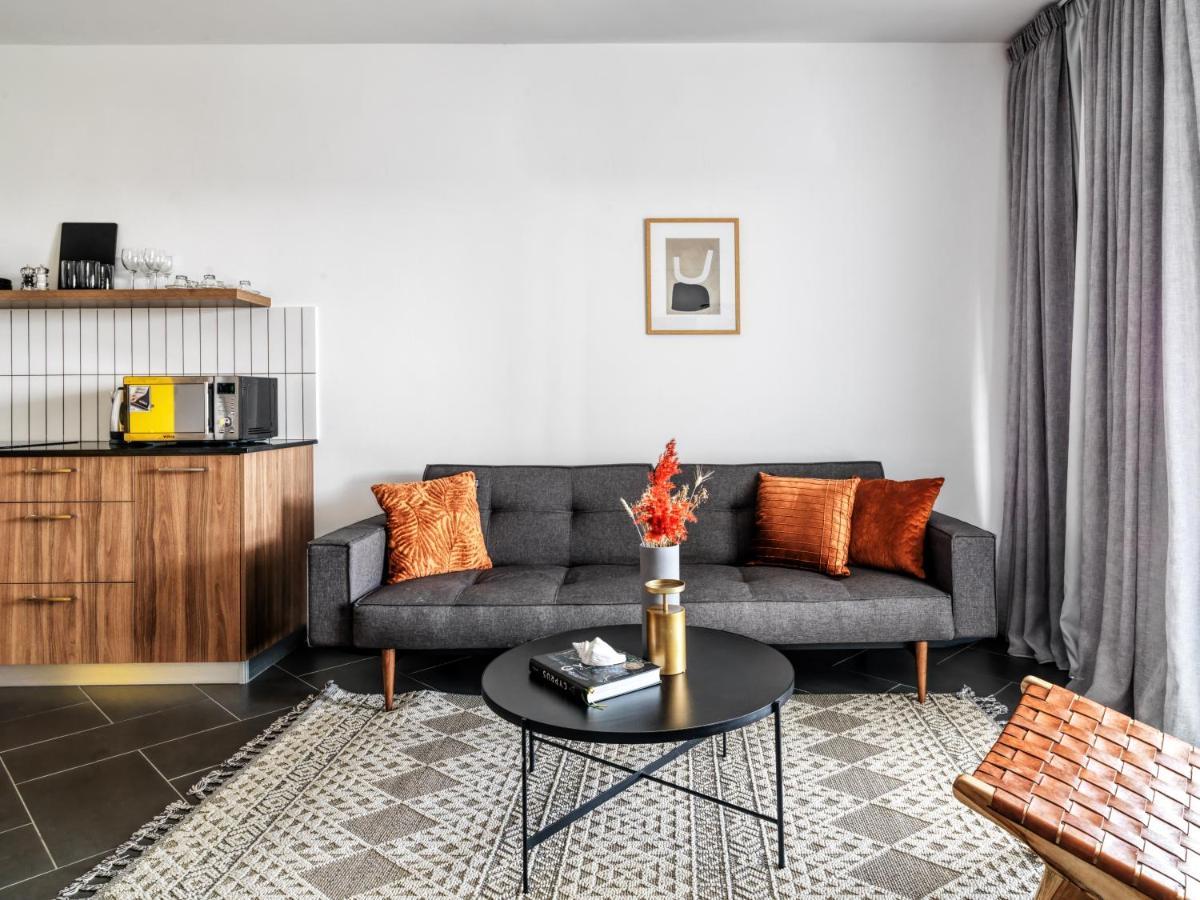 Liv Urban Suites Ларнака Экстерьер фото